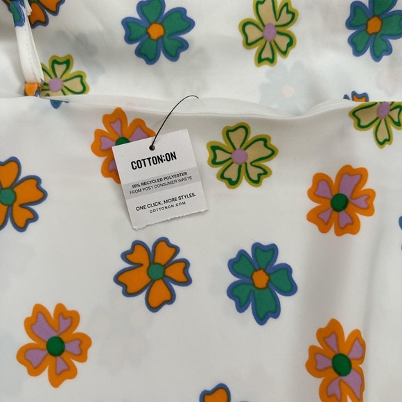 ⭐️COTTON ON - SATIN FLORAL A-LINE DRESS IN WHITE - Picture 3 of 4